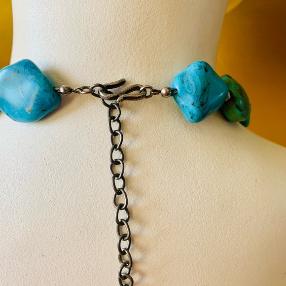 Faux Turquoise Stunning Necklace - Picture 4 of 8